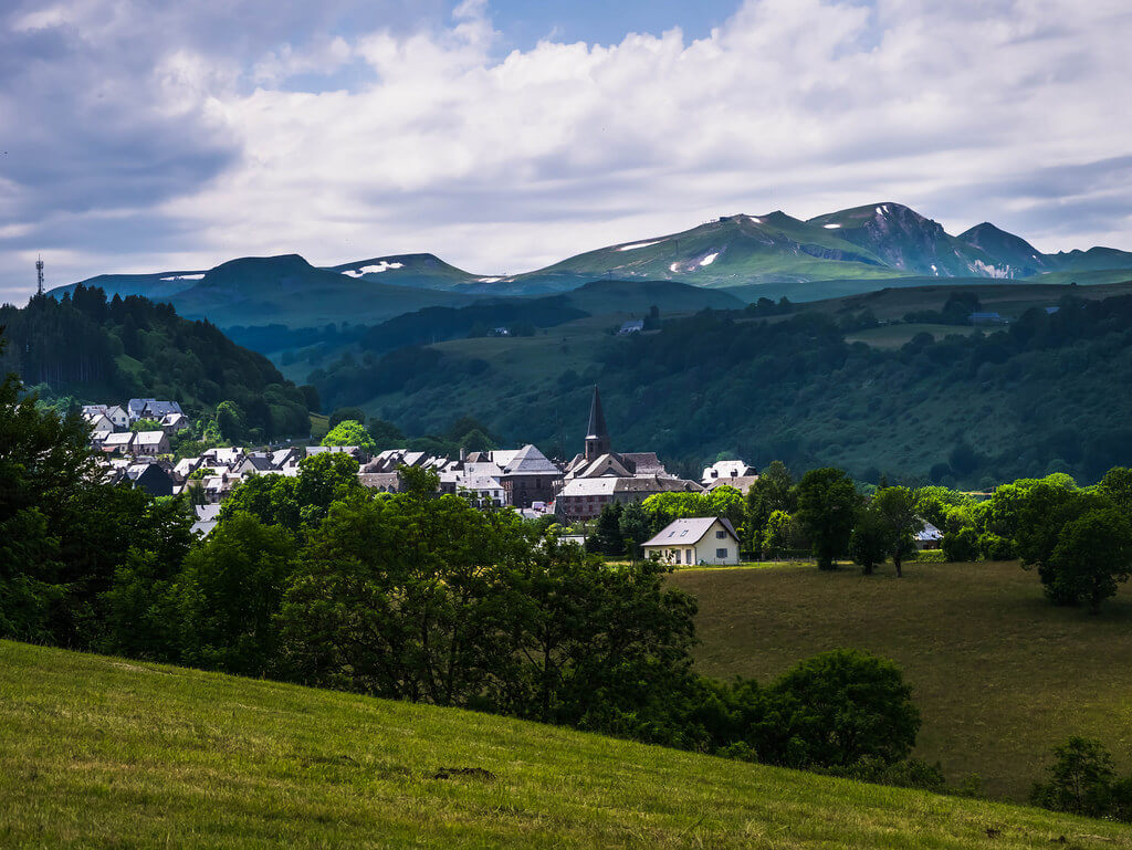 Besse-et-Saint-Anastaise : Besse-et-Saint-Anastaise :