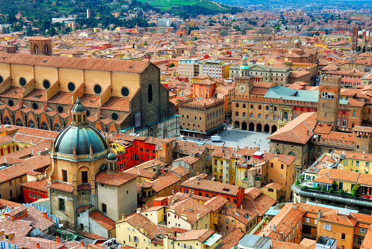 Mejor Epoca para Viajar a Bolonia: Tiempo y Clima. 3 Meses para Evitar -  Italia - Adónde y Cuándo