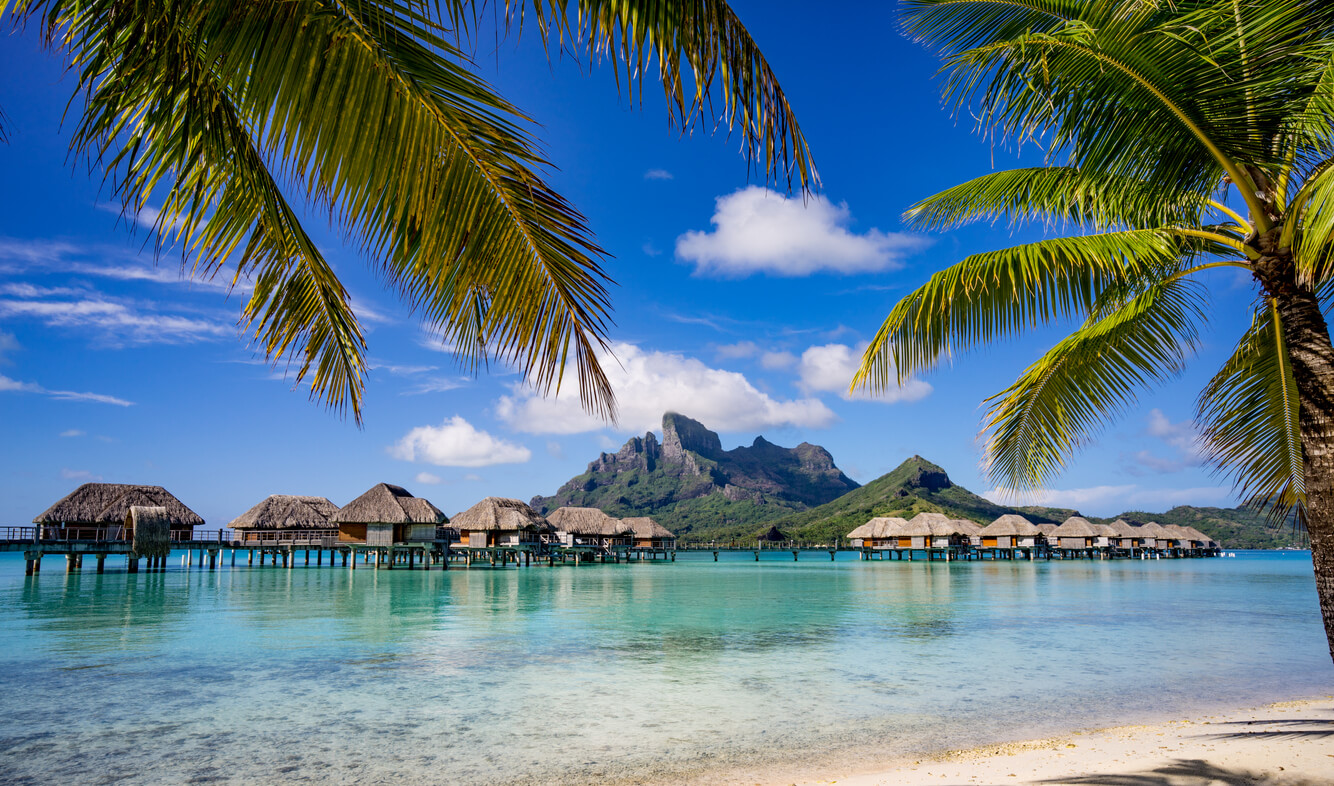 Bora Bora: Bungalows sur pilotis dans le lagon à Bora-Bora