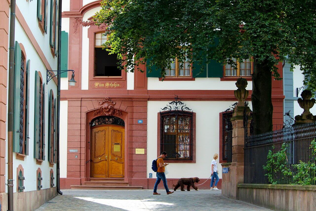 Basilea : Bâle Basilea : Bâle